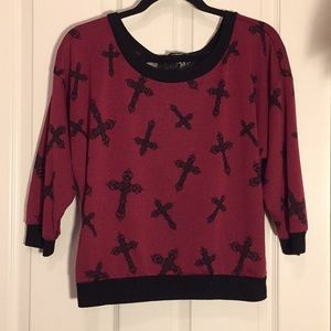 ✝️ Cross top 💗 with lace in back and 3/4 sleeves